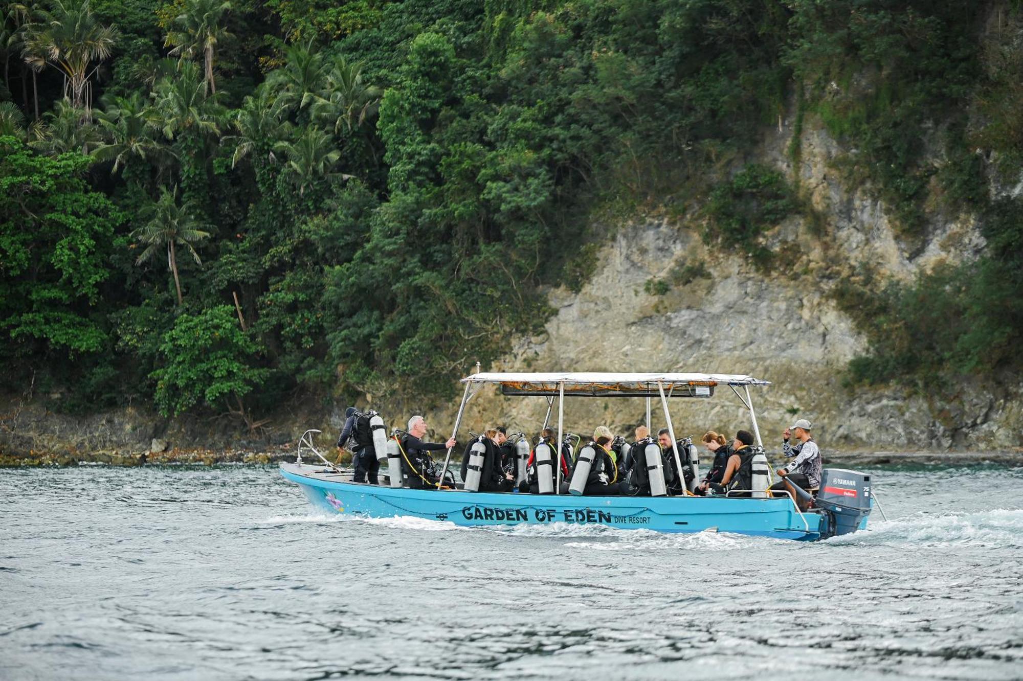 Garden Of Eden Dive Resort Puerto Galera Exteriör bild