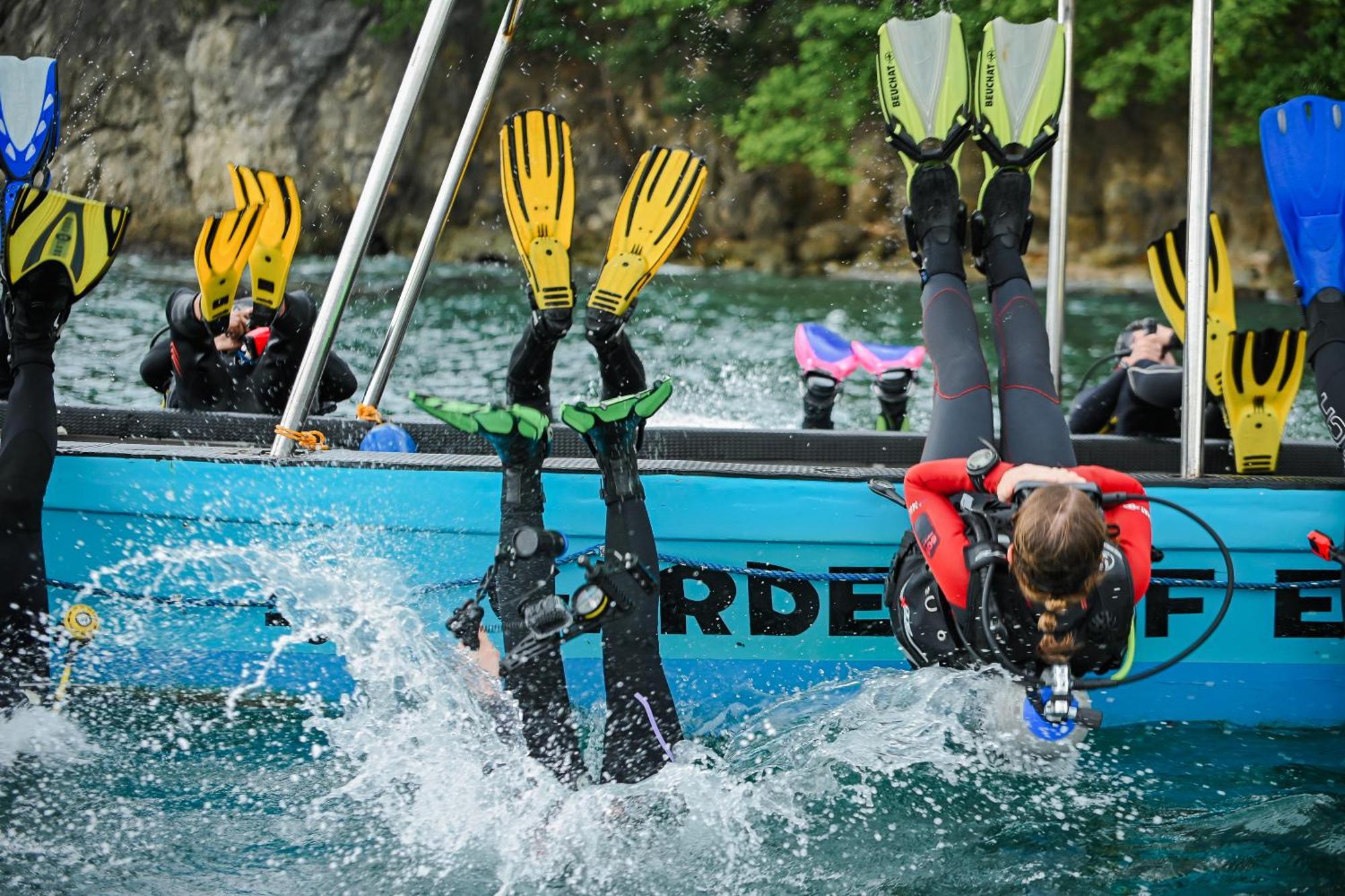 Garden Of Eden Dive Resort Puerto Galera Exteriör bild